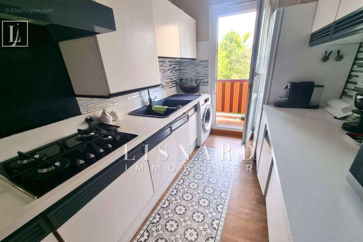 Appartement à VALLAURIS