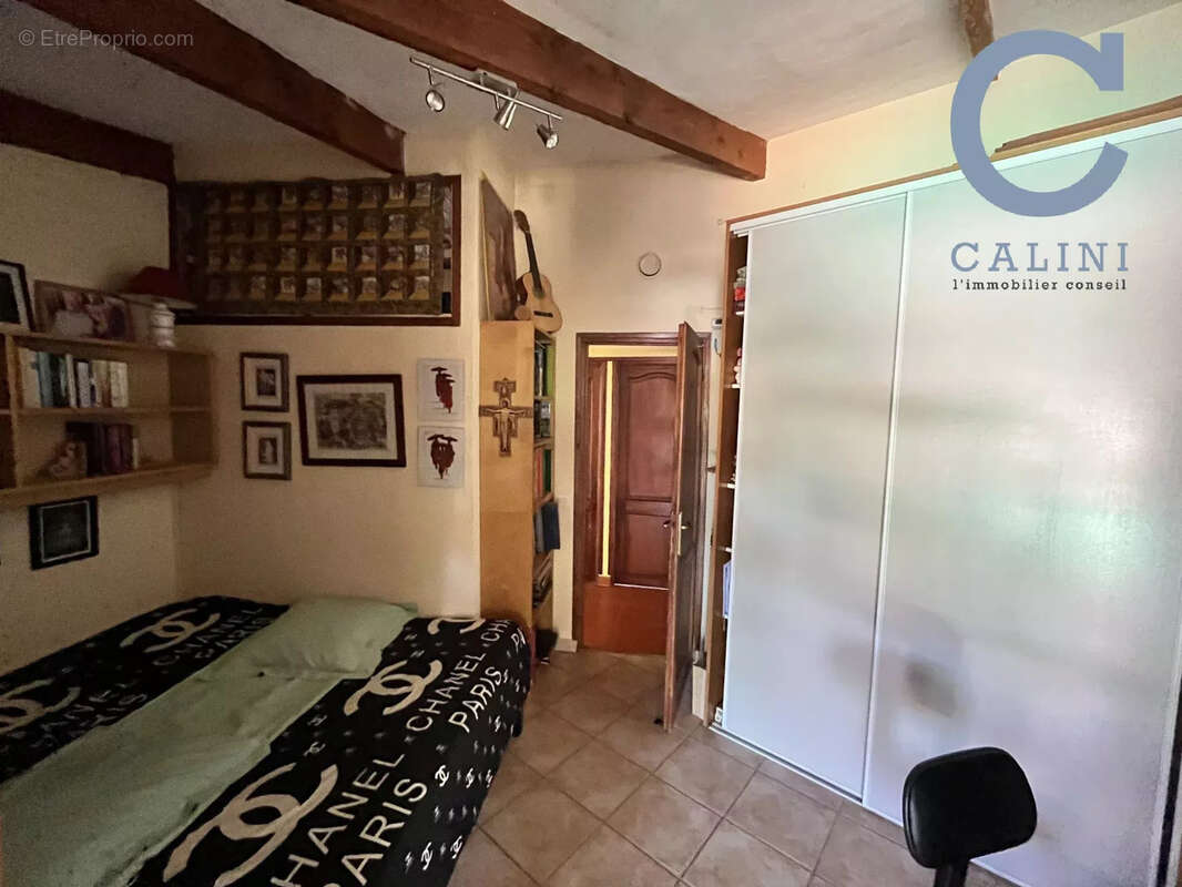 Maison à GARRIGUES-SAINTE-EULALIE