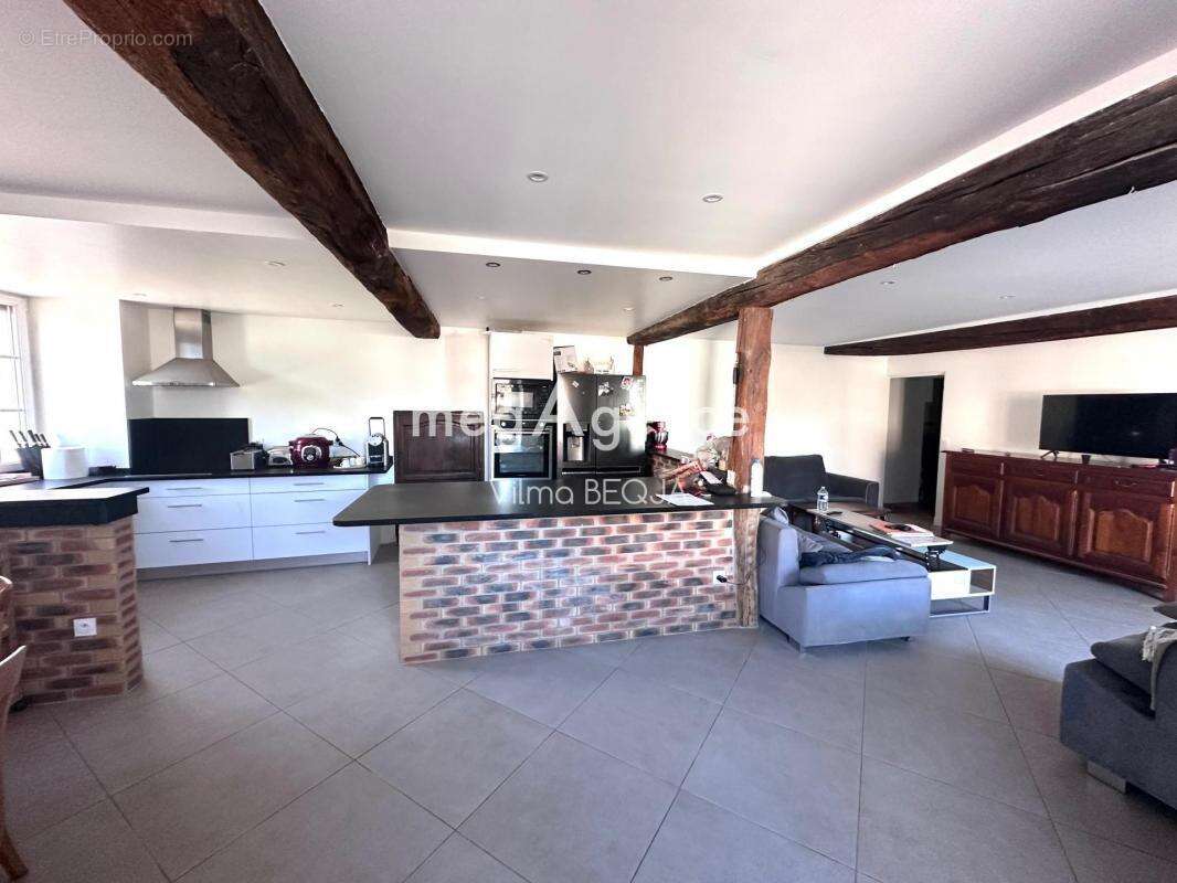 Maison à THORIGNY-SUR-OREUSE