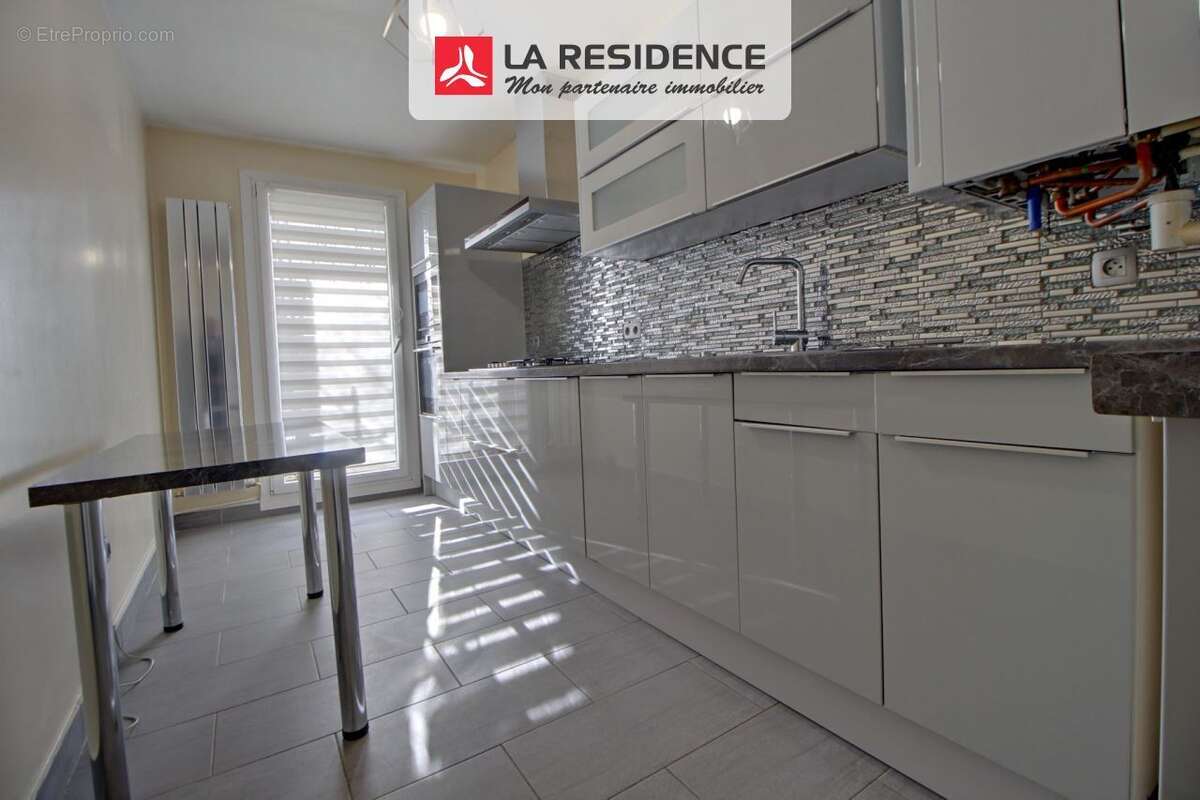 Appartement 71 m² à Plaisir  - photo 2
