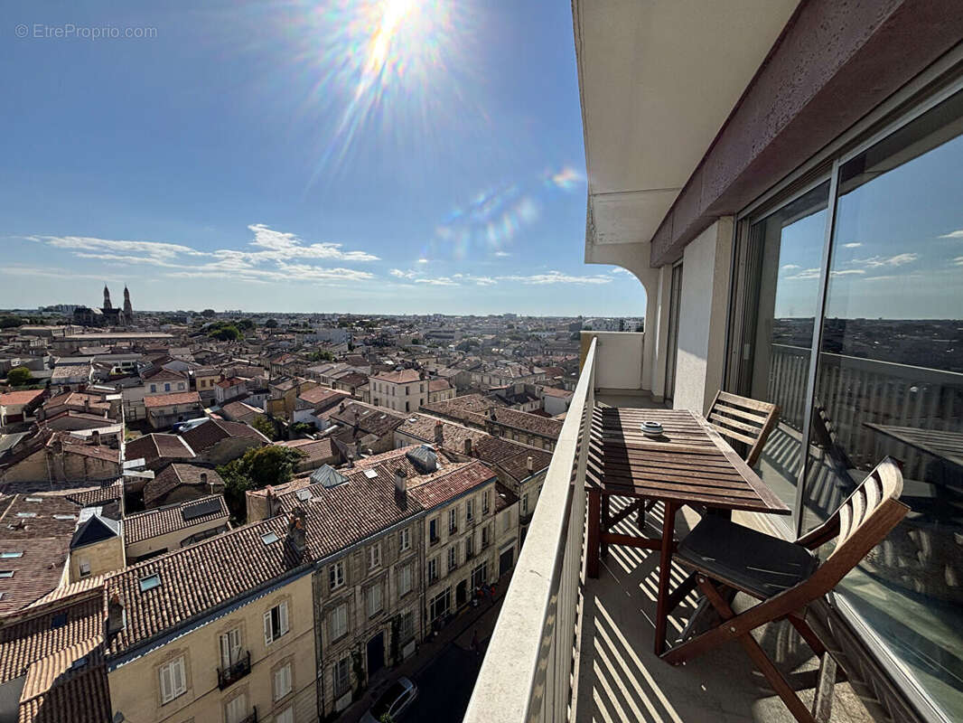 Bordeaux - T3 vue panoramique avec 2 balcons - photo 2