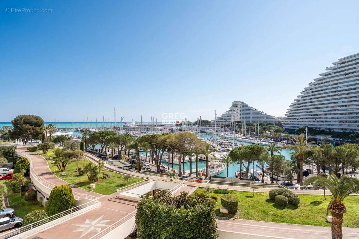 Appartement à VILLENEUVE-LOUBET