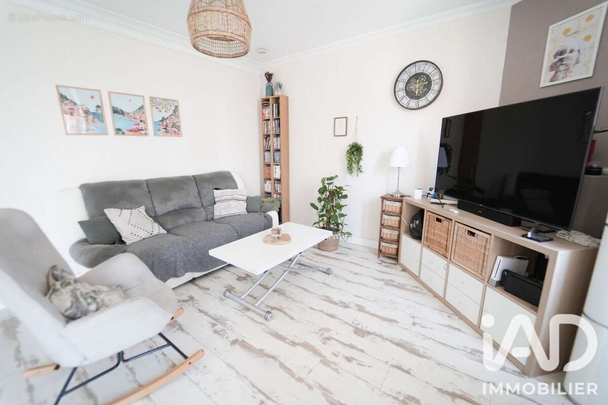 Maison 56 m² à Chamarande  - photo 2