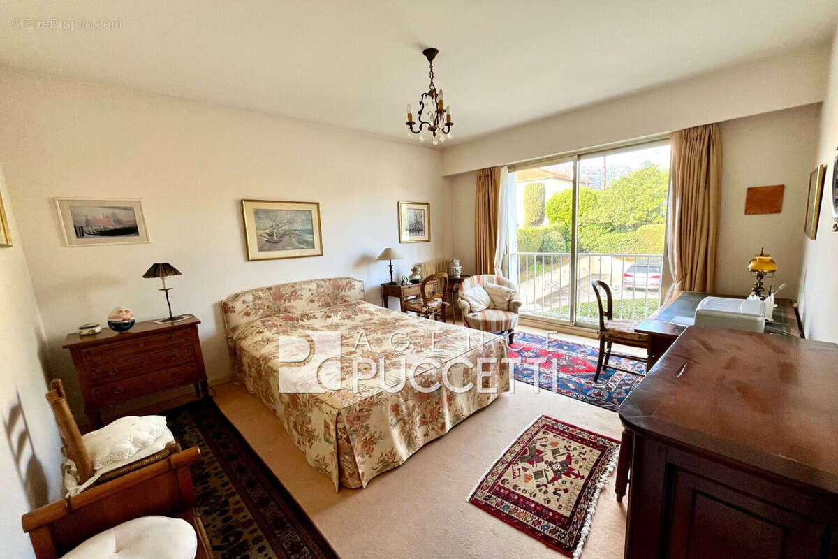 Appartement à VENCE