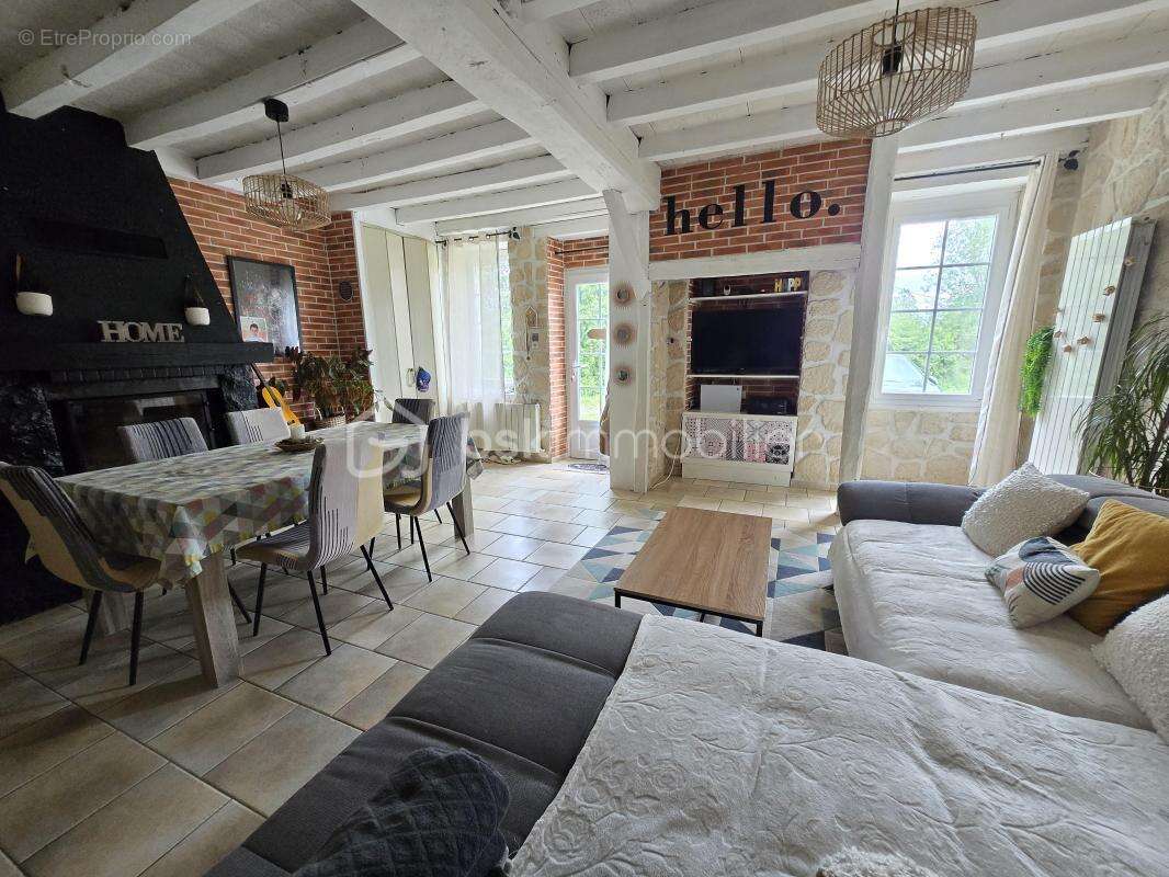 Maison à PRECY