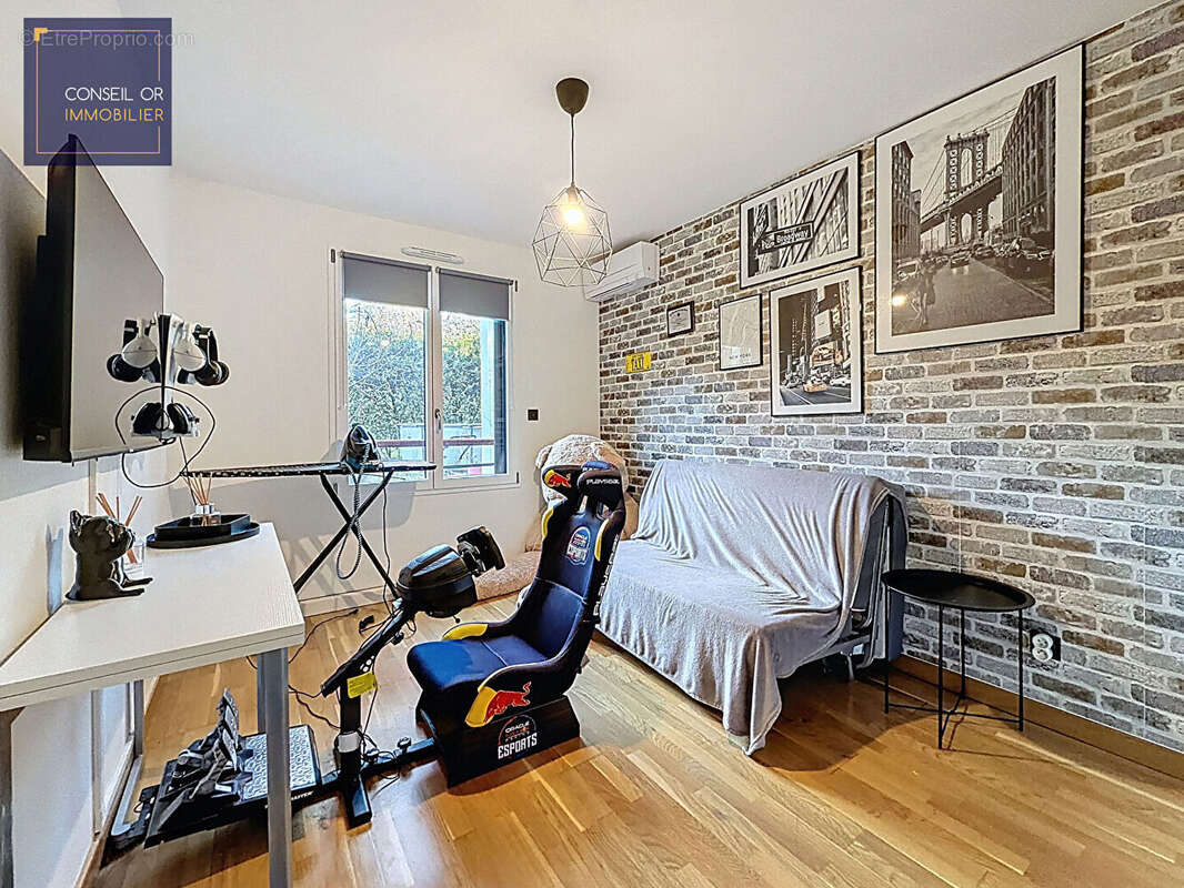 Appartement à SAINT-GENIS-LAVAL