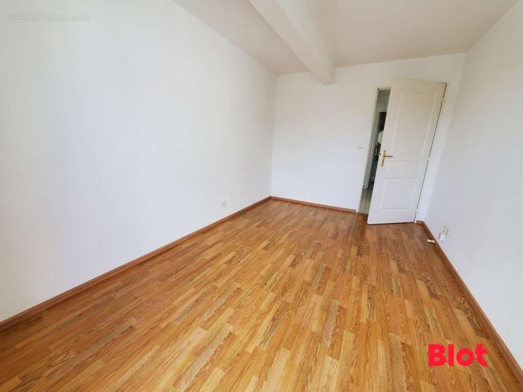 Appartement à SENE