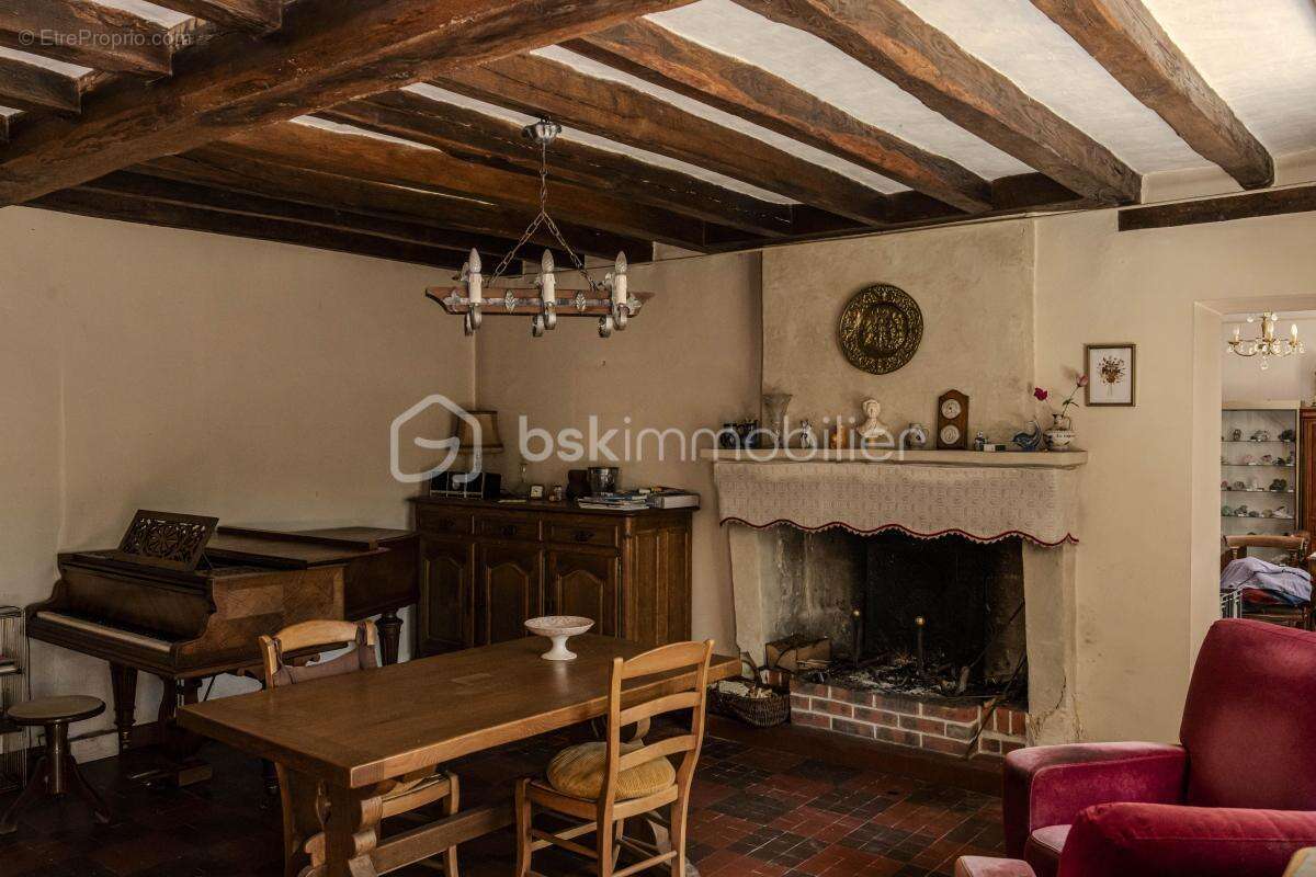 Maison de charme au calme – Le Grand-Lucé – Grand jardin, authenticité et potentiel à révéler - photo 4