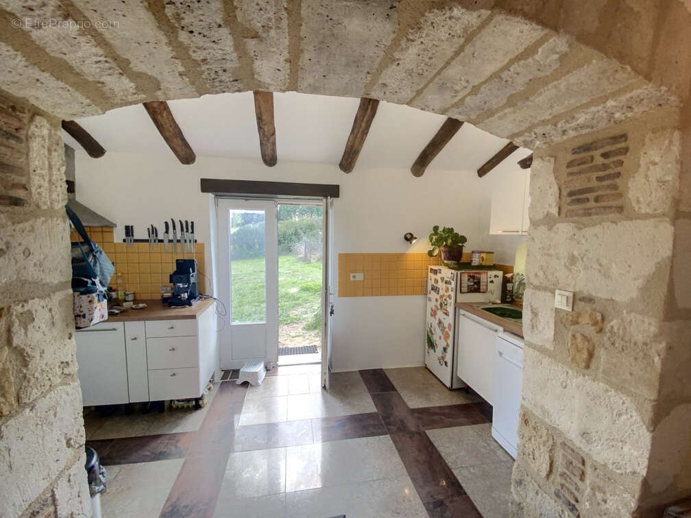 Maison à DOUVILLE