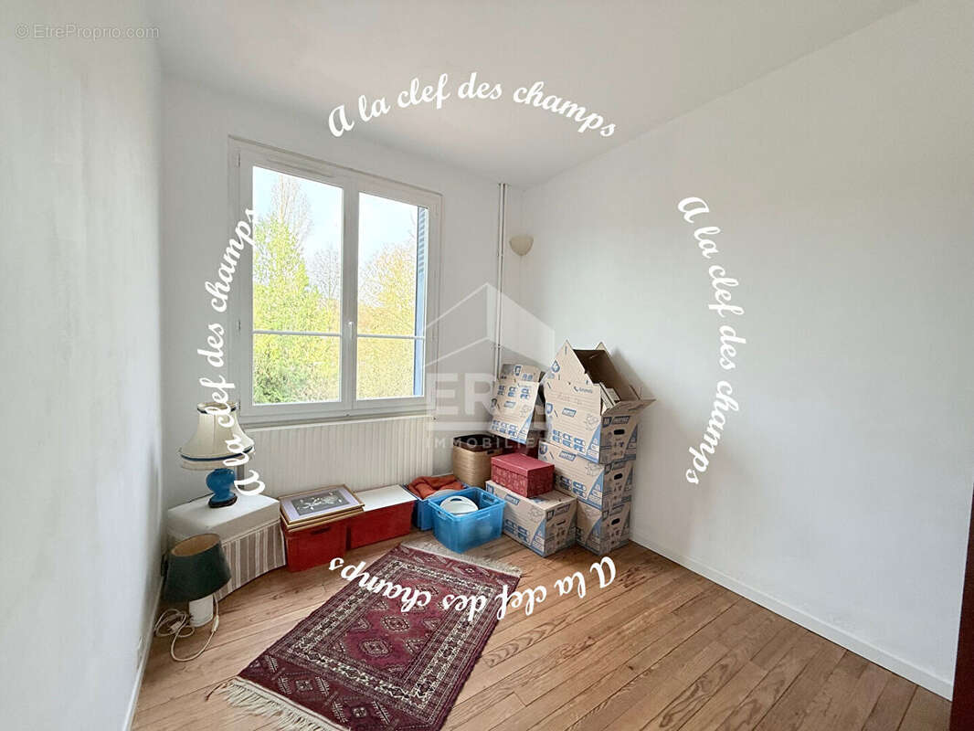 Maison à BURES-SUR-YVETTE