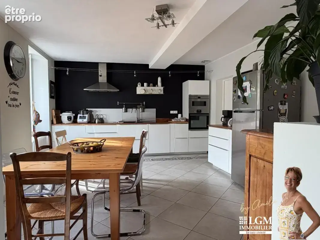 Élégance & volumes — une maison familiale de 220 m²- 4 chambres - photo 2