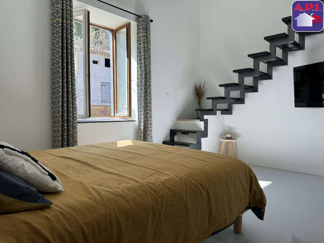 Maison 179 m² à Foix  - photo 8