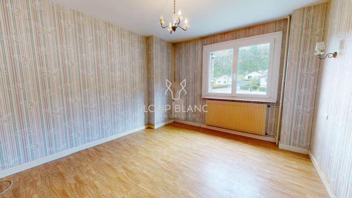 Maison à PONT-DE-ROIDE