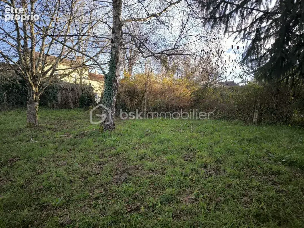 Terrain constructible de 624 m² avec bâti à rénover ou à démolir – La Chapelle Blanche, commune de Saint-Victurnien - photo 3