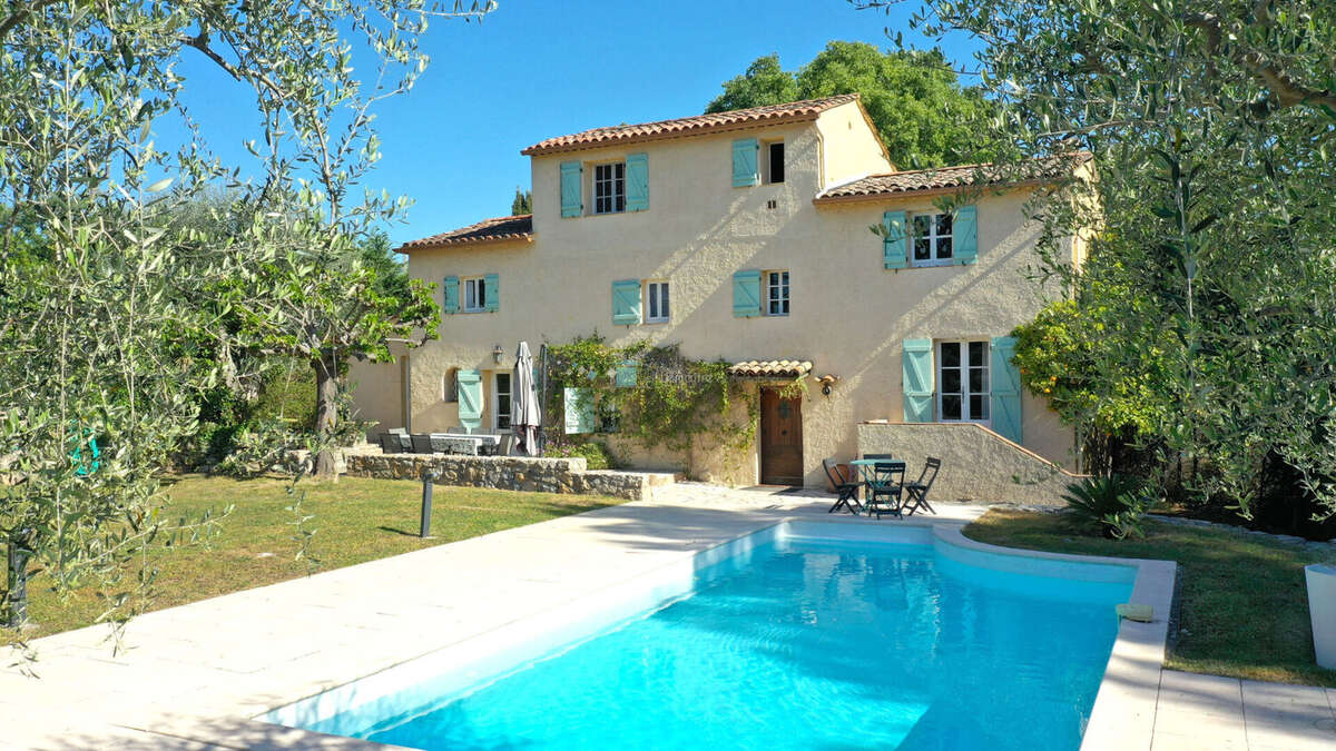 Mas Grasse saint Jacques 170 m² avec jolie jardin et piscine - photo 2
