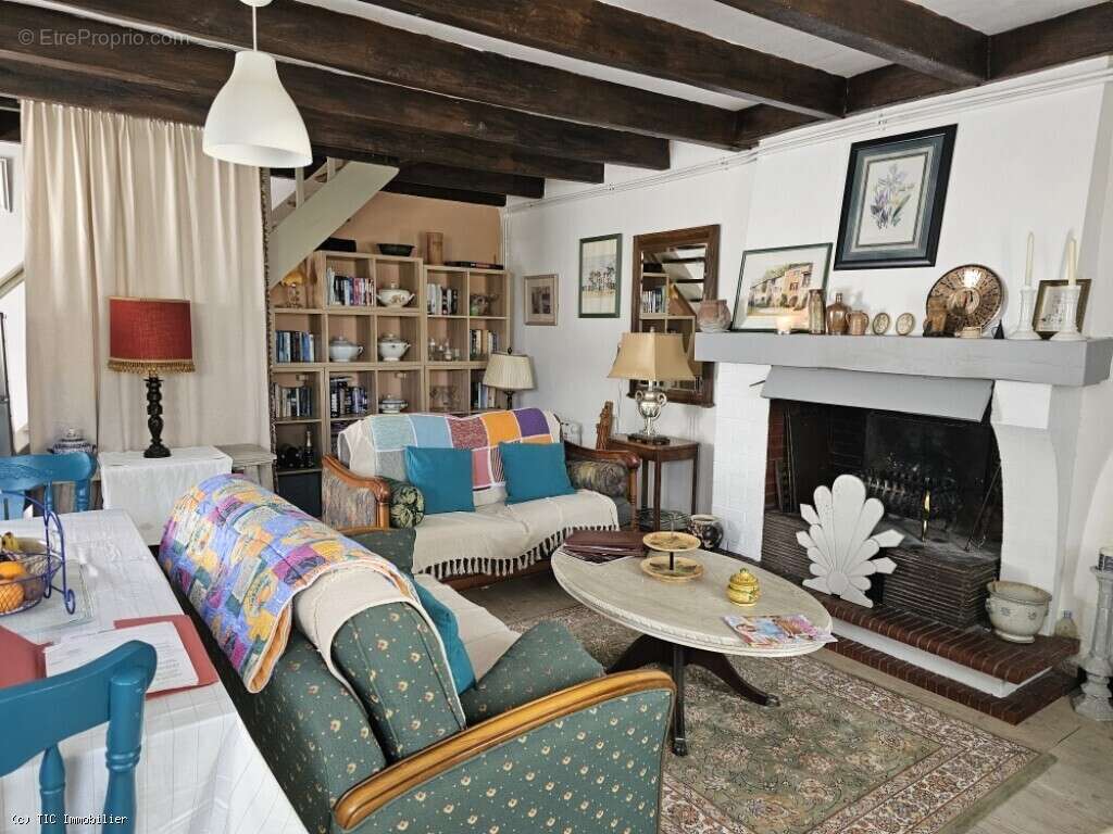 Maison à NANTEUIL-EN-VALLEE