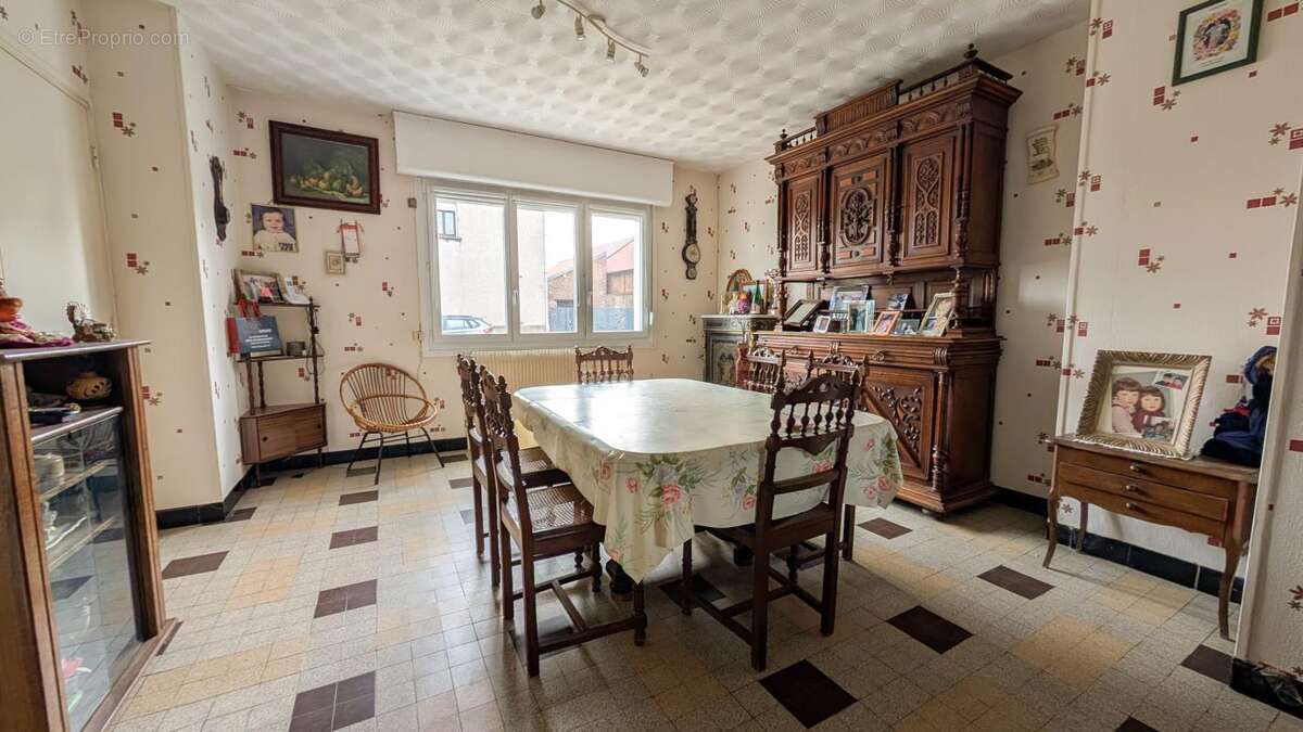 Maison à GOUZEAUCOURT