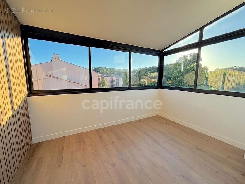 Appartement à MOUGINS