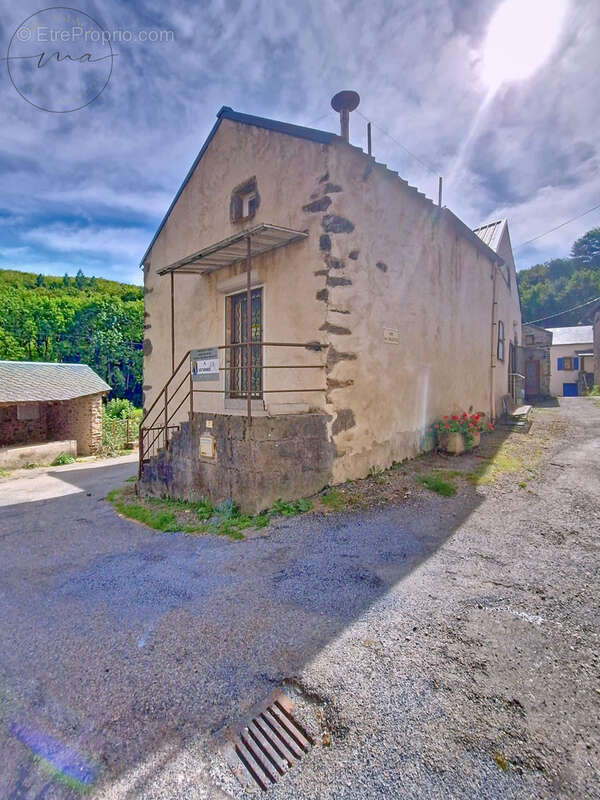 Maison à MURAT-SUR-VEBRE