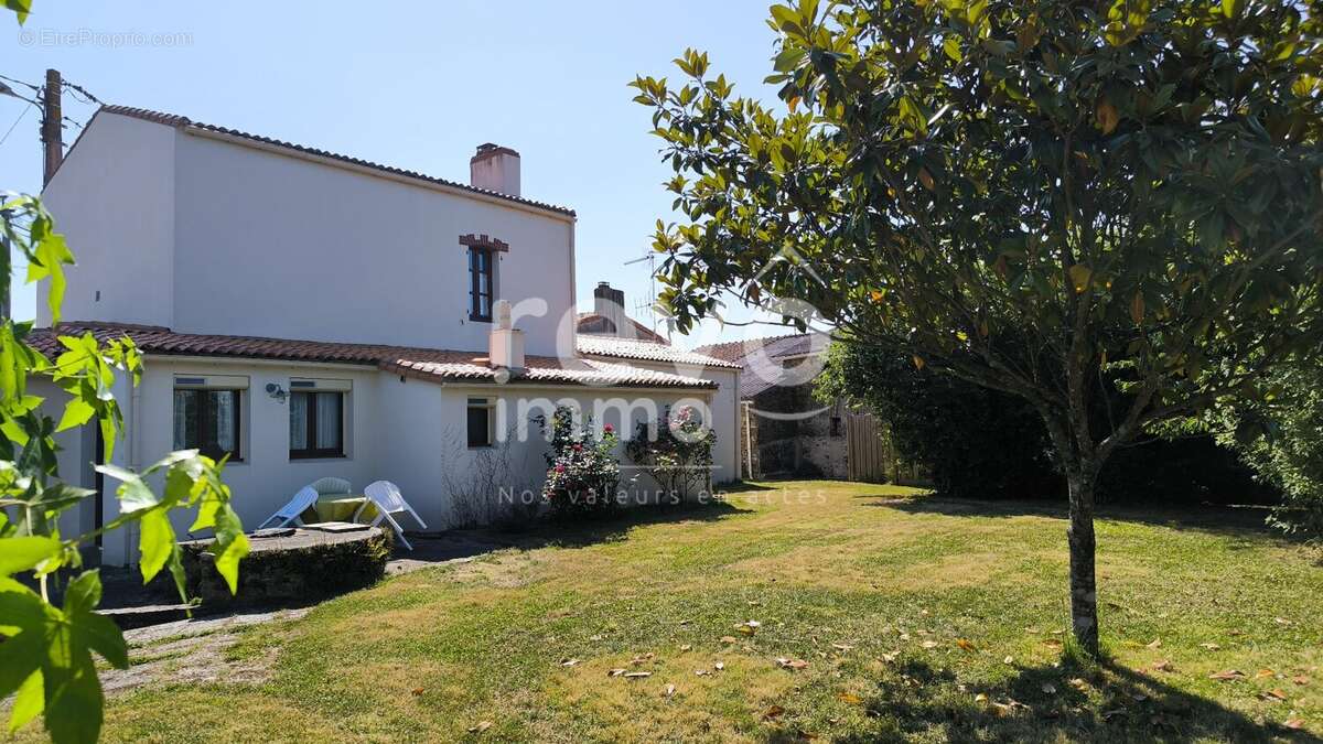 Maison à LA VARENNE