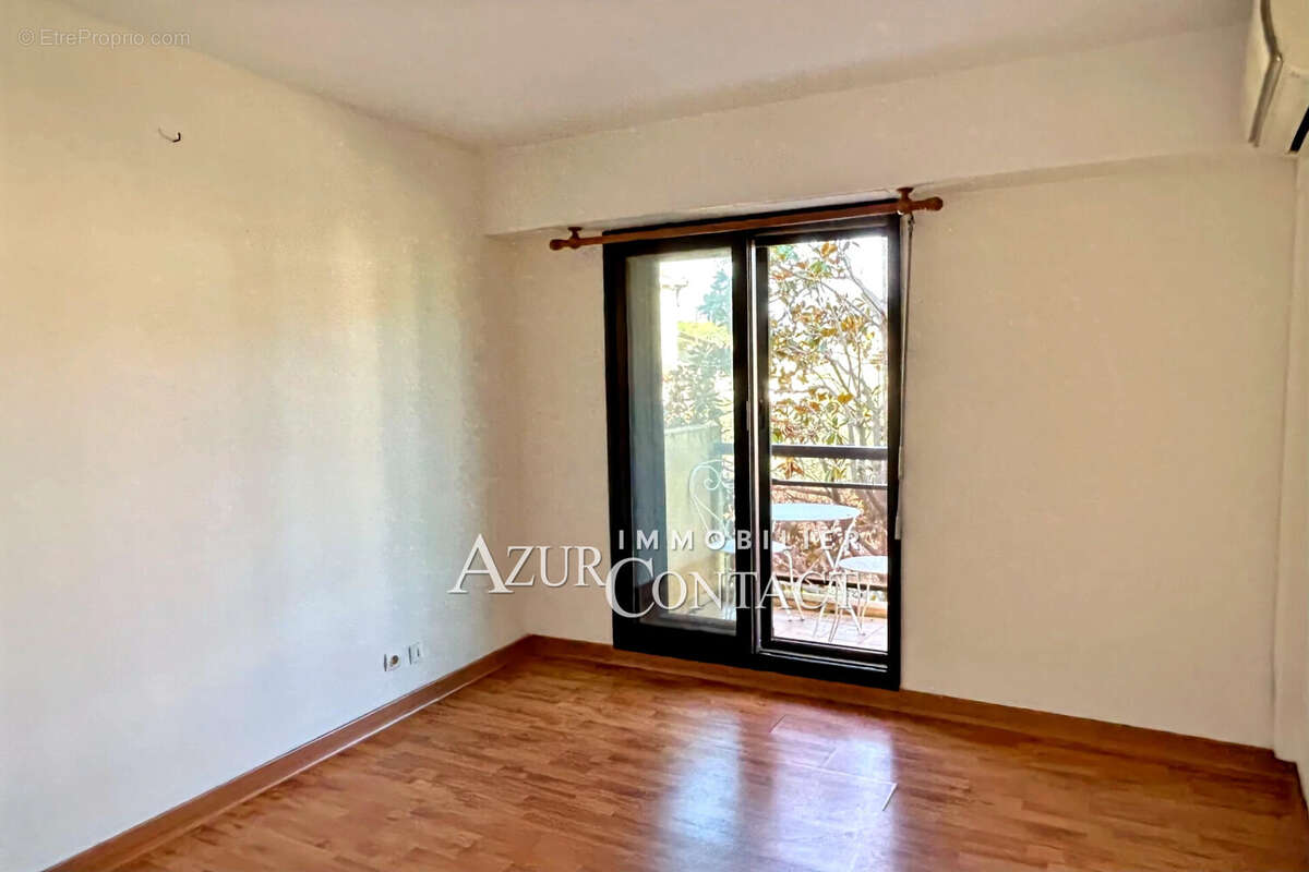 Appartement à MOUGINS