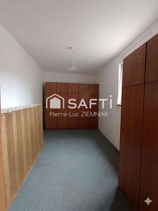 Maison 353 m² à Meslay-Du-Maine  - photo 9