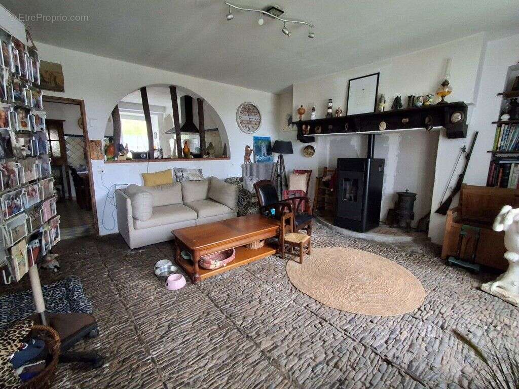 Maison 125 m² à La Croisille-Sur-Briance  - photo 2