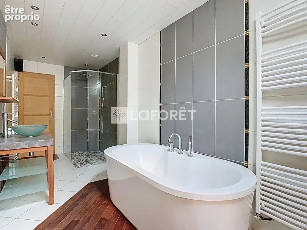 Maison 138 m² avec 4 chambres et jardin, Verrières - photo 5