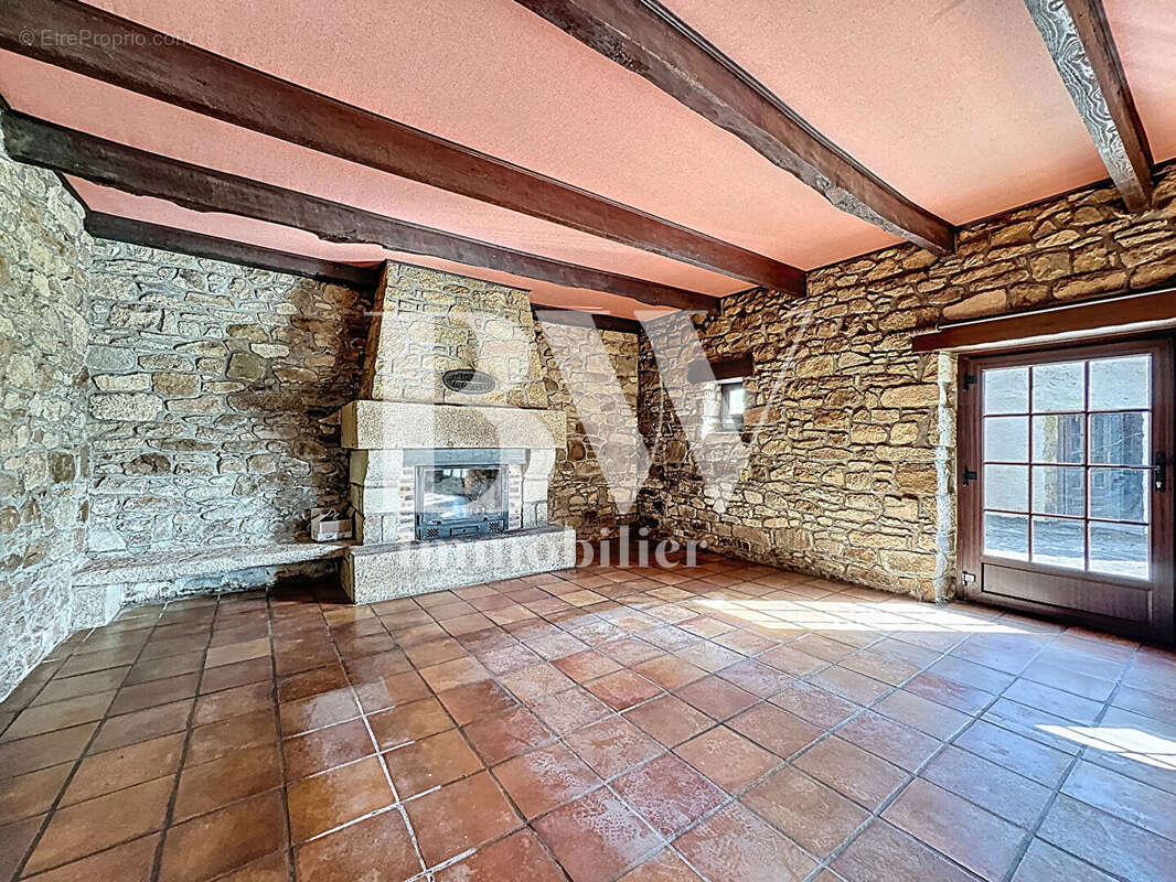 Maison à KERLOUAN