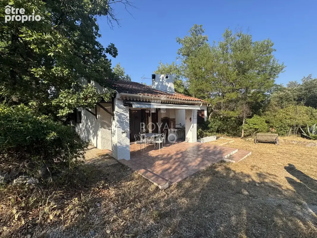 Photo Maison à Gareoult au prix de 370 000€