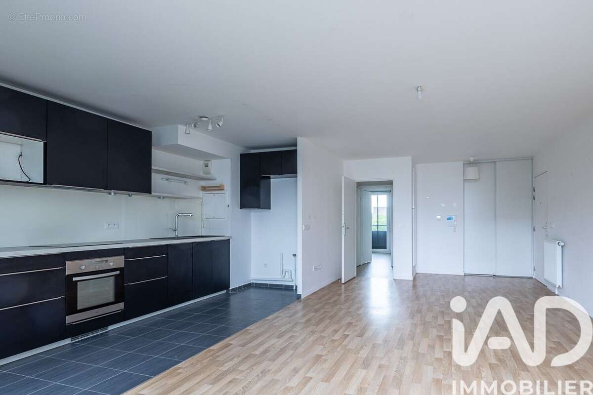 Photo 4 - Appartement à GENNEVILLIERS