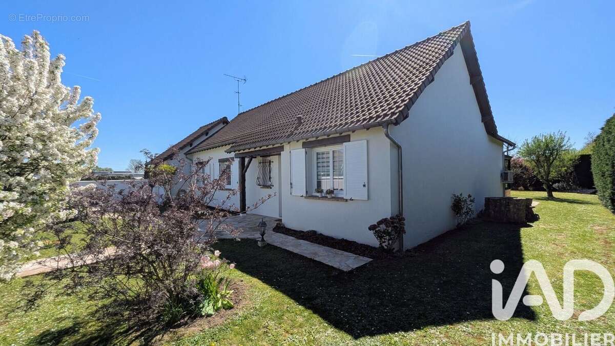 Photo 3 - Maison à BOULLAY-LES-TROUX
