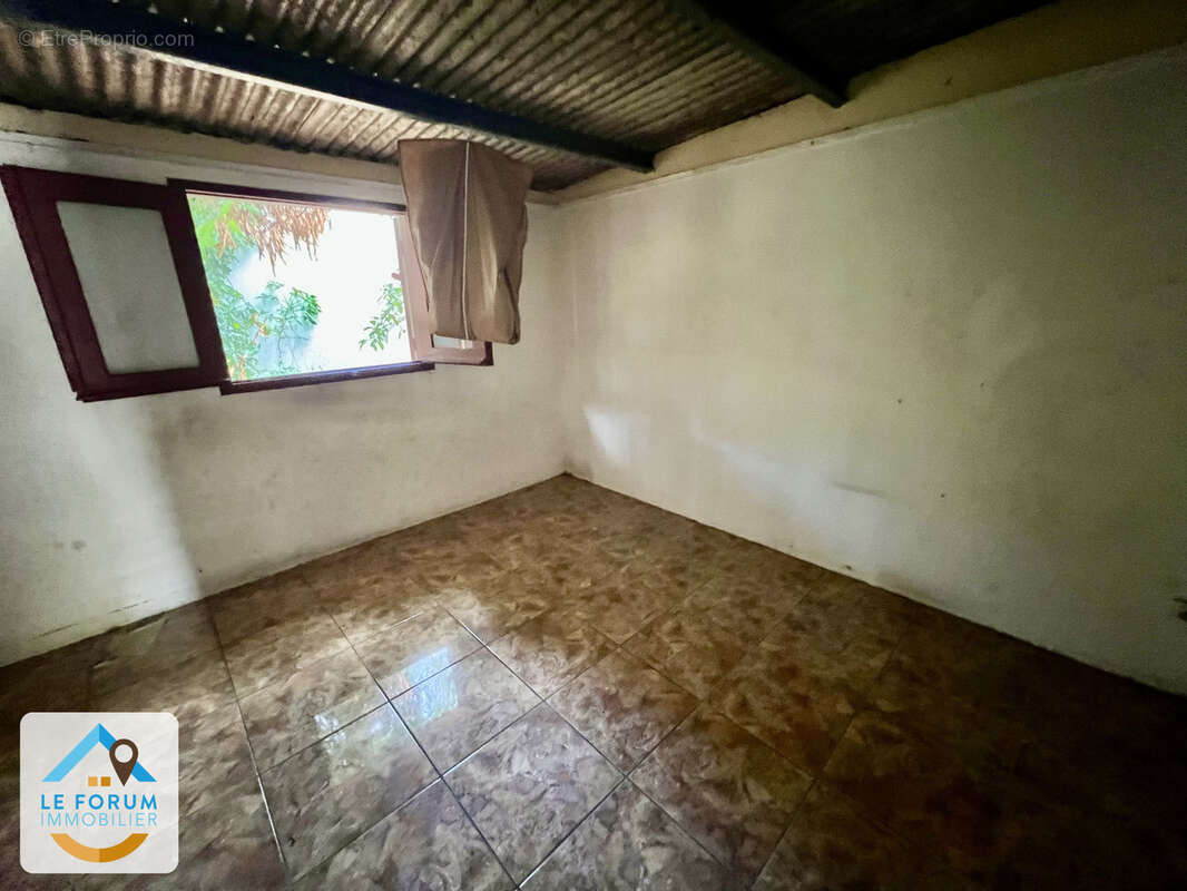 Saint pierre 97480 - maison t5 - travaux - quartier prisé - proche de toutes commodités - photo 4