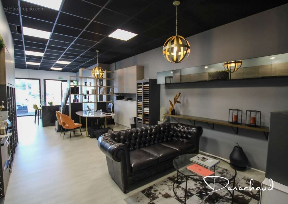 Commerce à CAVIGNAC