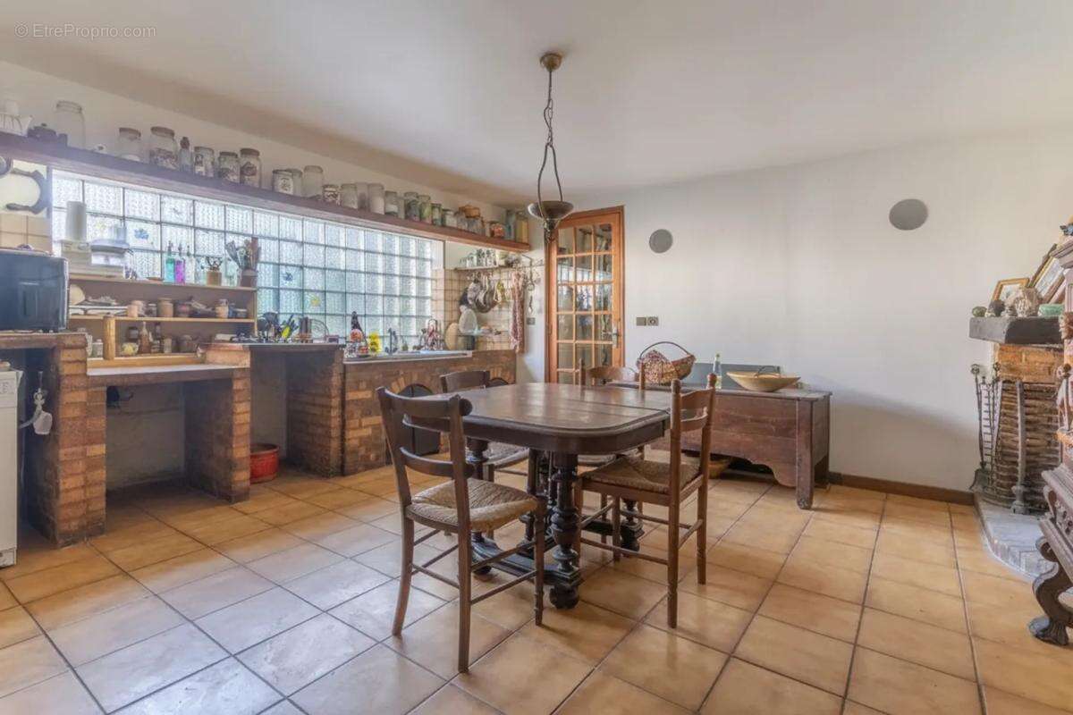 Maison historique de 127 m² - 2/3 chambres avec jardin - 95320 - photo 8