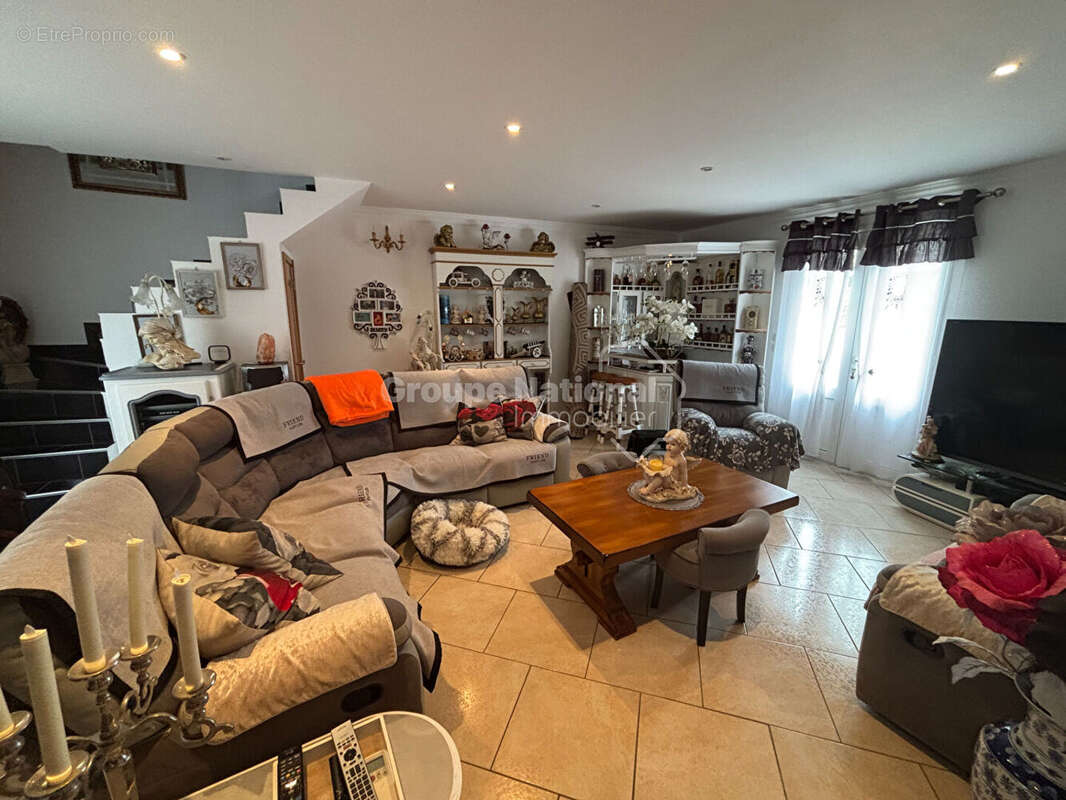 Maison à TRACY-LE-VAL