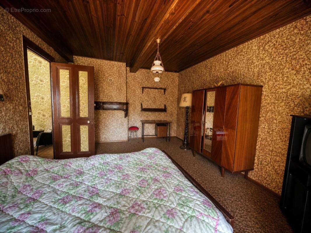 Maison de 120 m2 avec plus de 2,2 hectares de terrain - photo 8