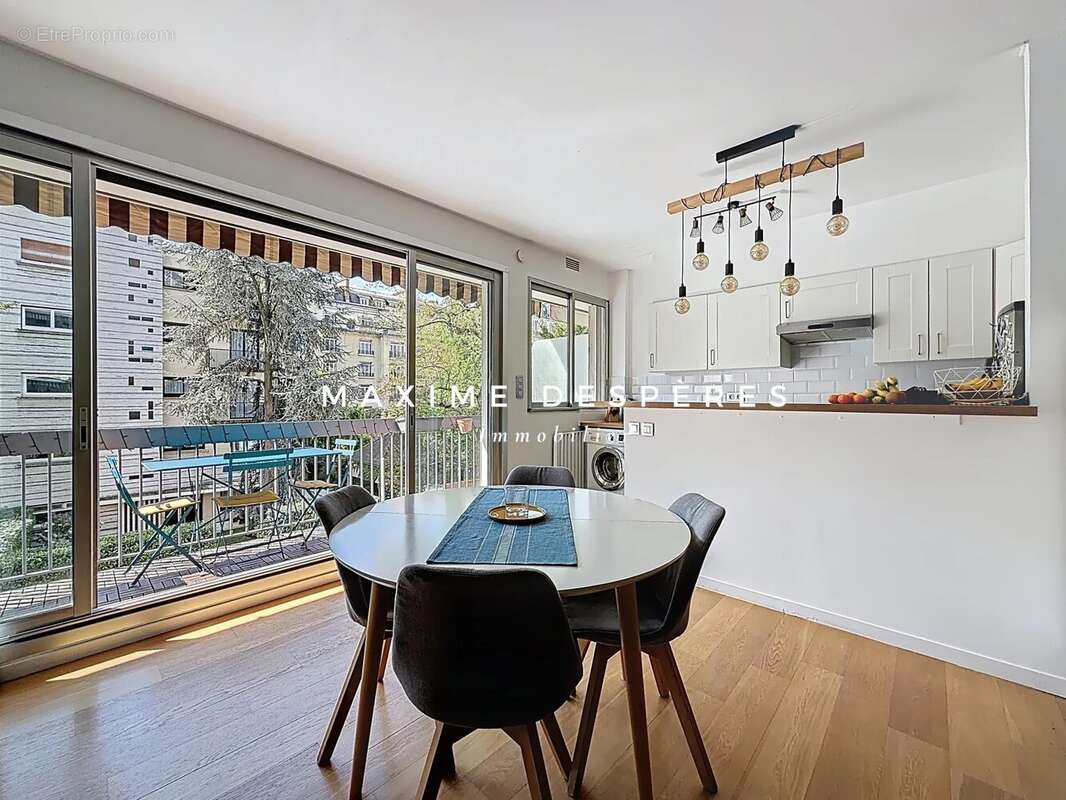 Appartement à NEUILLY-SUR-SEINE