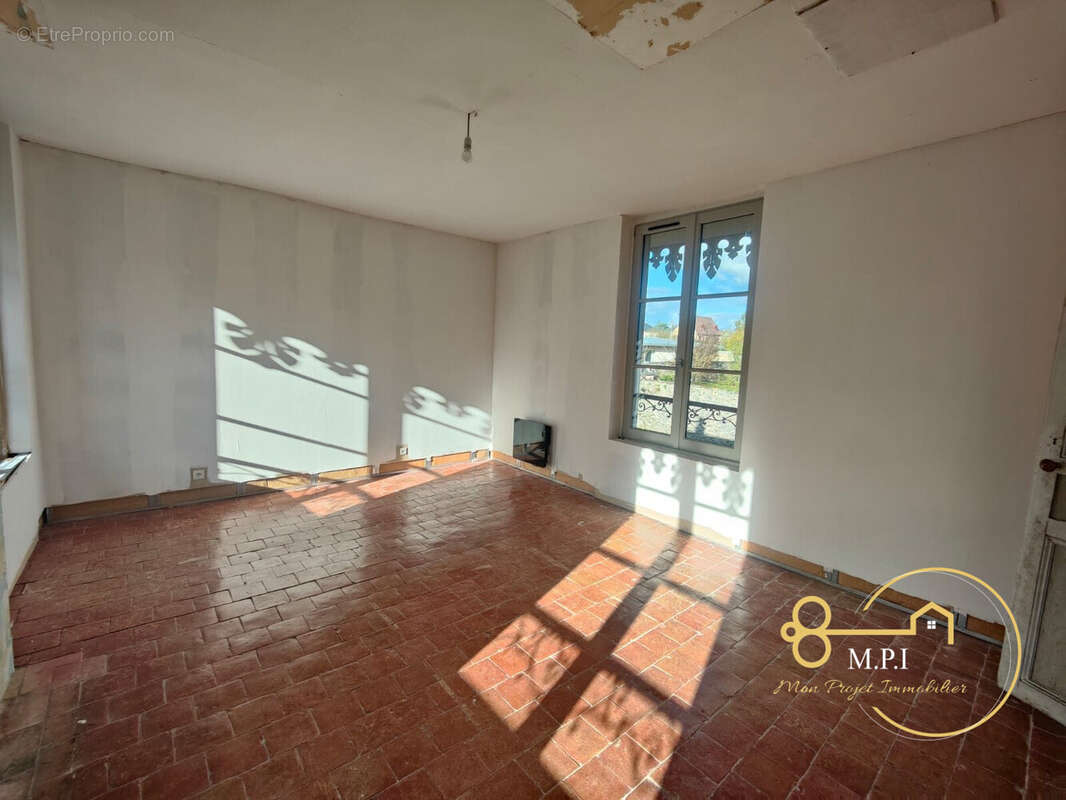 Maison à FRESNAY-SUR-SARTHE