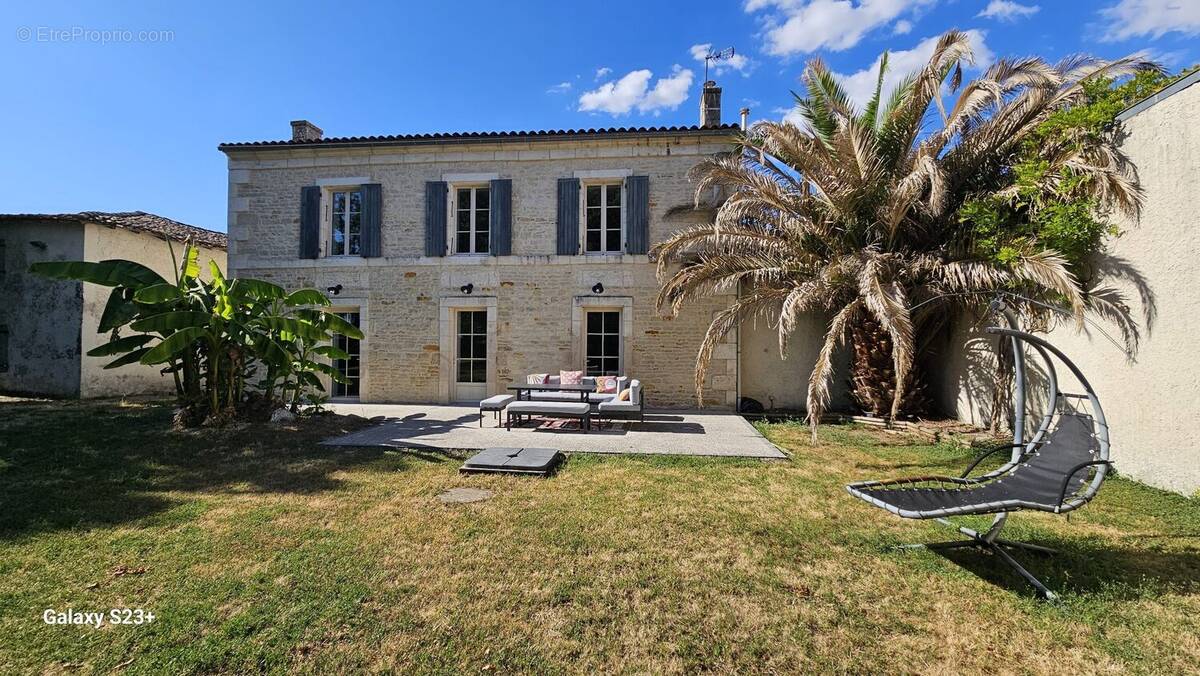 Maison à SAINT-SYMPHORIEN