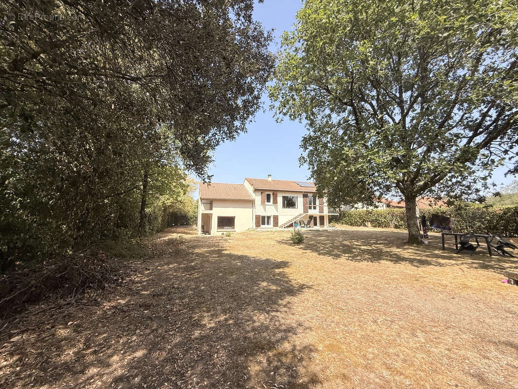 Exclusivite ! a vendre a saint aignan de grand lieu jolie maison familiale de 180 m2 - 4 chambres + 1 bureau + - photo 13
