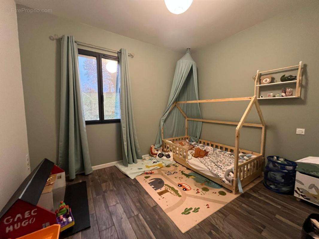 Maison à SAINT-DENIS-LES-MARTEL