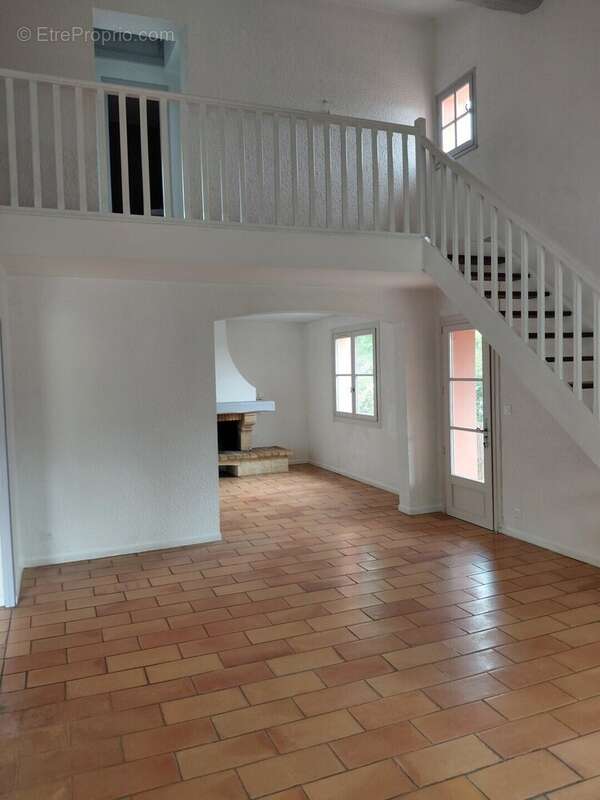 Maison à RESTINCLIERES
