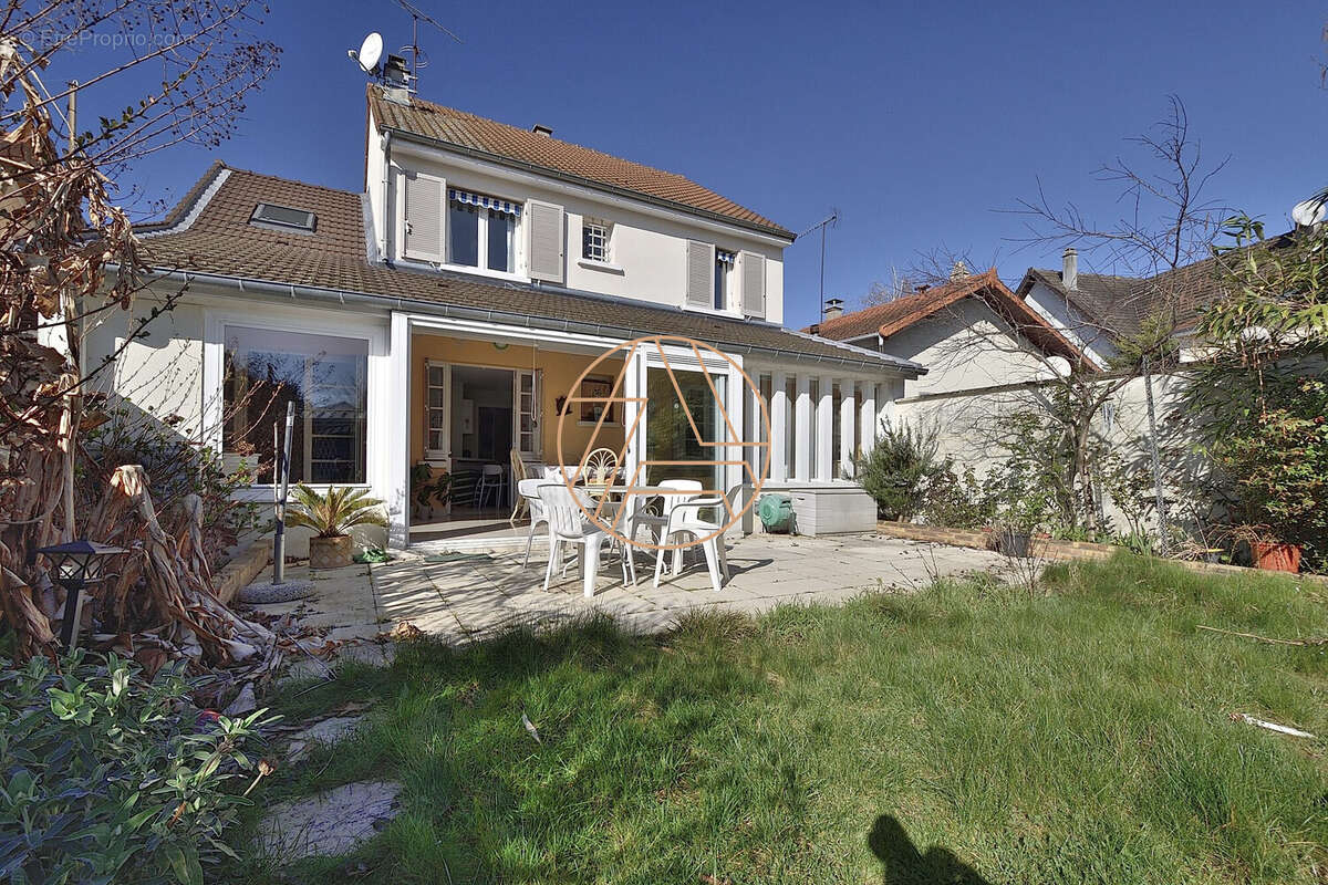 Maison à ORMESSON-SUR-MARNE