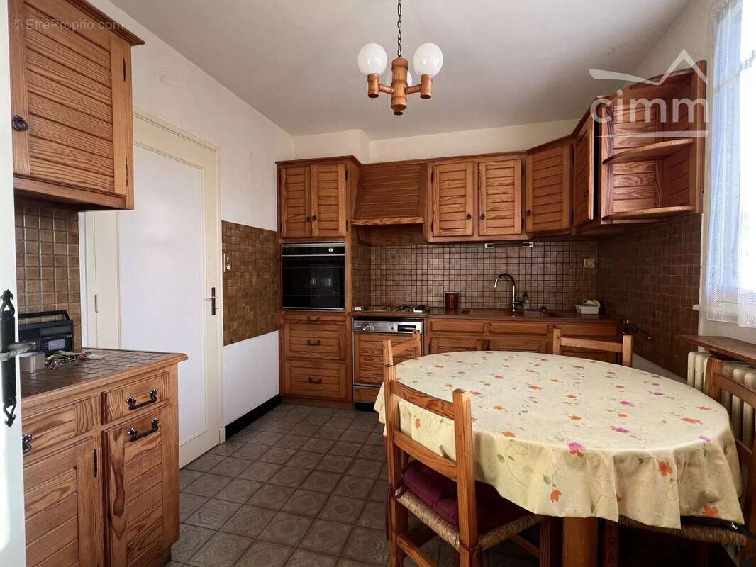 Maison à DOMPIERRE-SUR-BESBRE