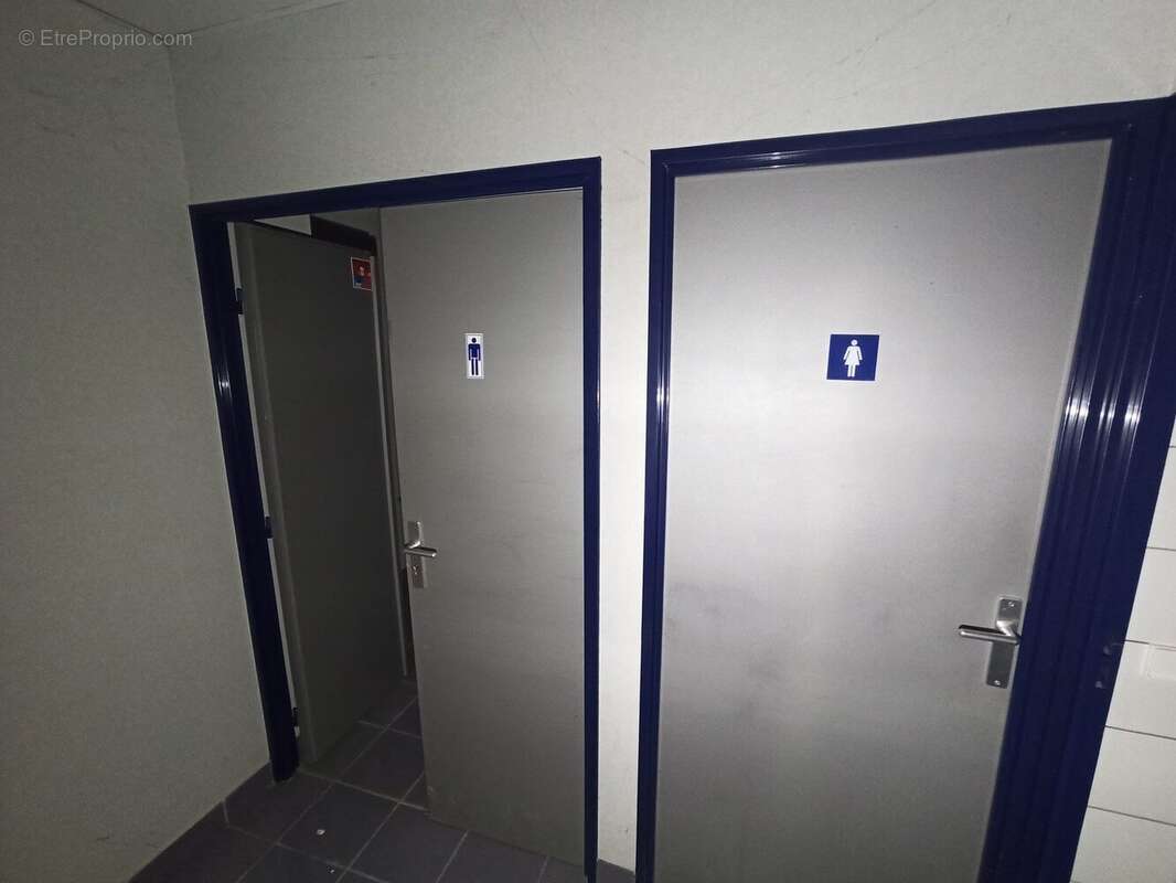 Commerce à FEYTIAT