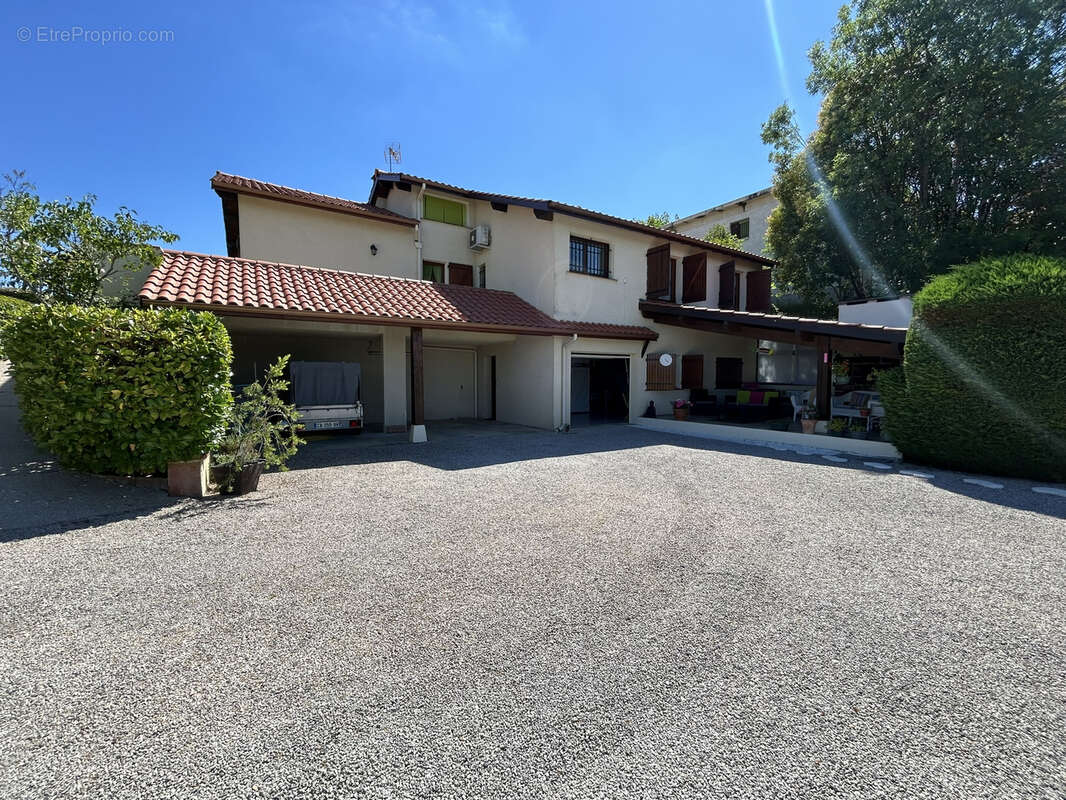EXCLUSIF IMMOBILIER EN GASCOGNE, 4km de la mairie d'Auch, villa 125 m2 avec piscine - photo 2