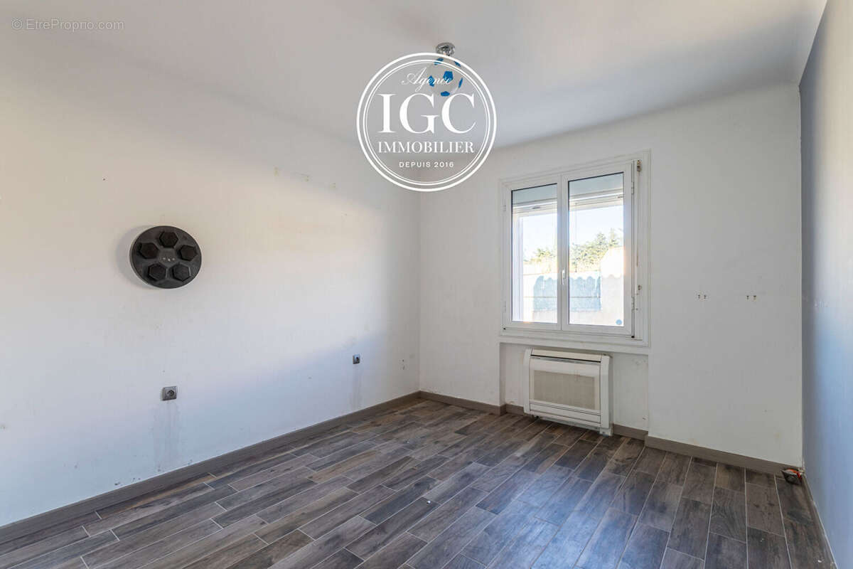 Maison à CHATEAUNEUF-LES-MARTIGUES