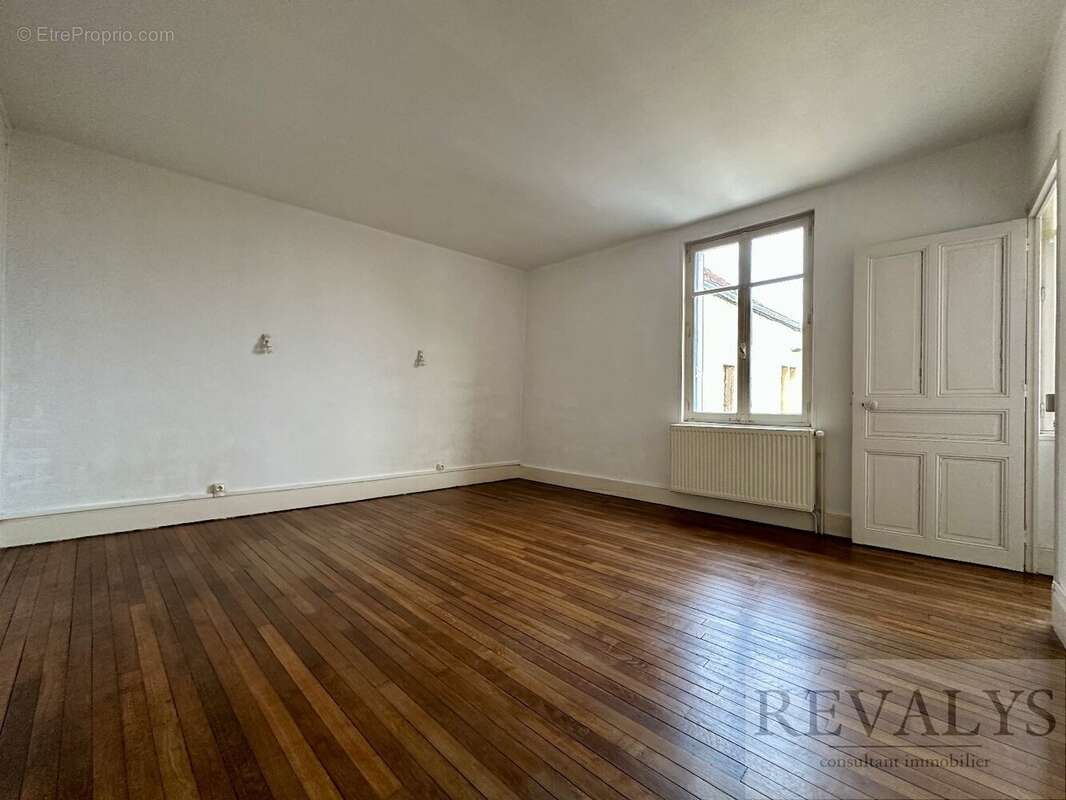 Maison à TIL-CHATEL