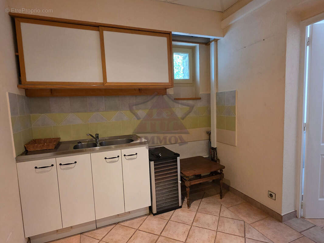 Maison en pierres sur terrain de 2250 m² - photo 13